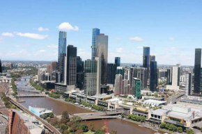 52D Chic & Modern 2 Bedroom Apt in Melbourne's Heart